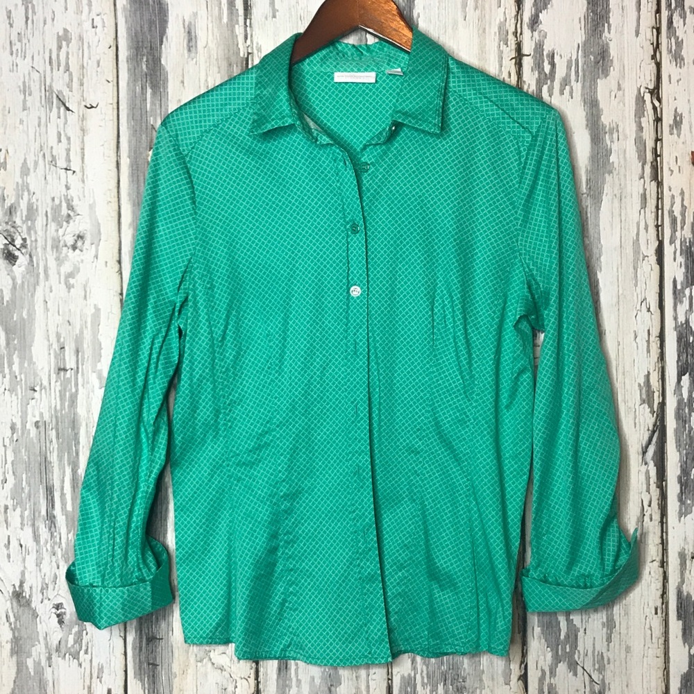 New York and company green patterned shirt